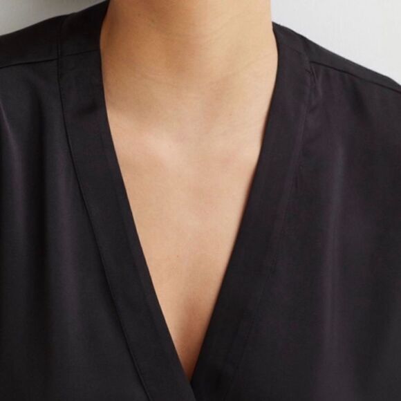 Black silky long sleeve dress - Picture 2 of 11